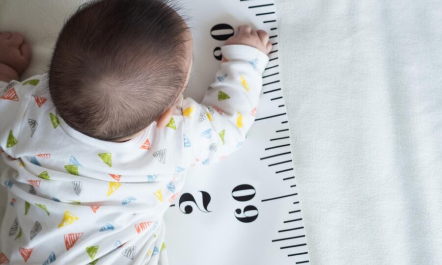 قد کودک تازه متولد شده نشانه ای برای رشد