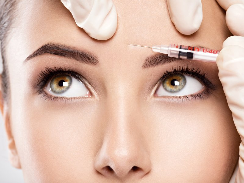 بوتاکس دیستون یا مسپورت؛ کدام گزینه برای درمان و زیبایی شما مناسب‌تر است؟