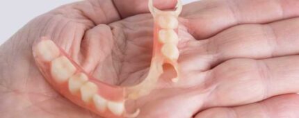 دندان مصنوعی ژله ا ی یا معمولی؛ کدام بهتر است؟